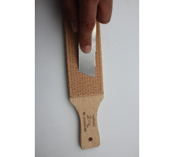 Leather Strop for Sharpening Tools – Ergonomic Handle – 4x15 cm