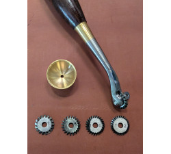 Pricking / marking wheel set, with reservoir