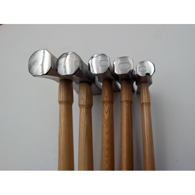 Harness hammer