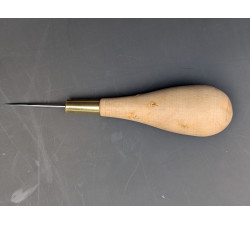 4 cm round awl with boxwood handle.