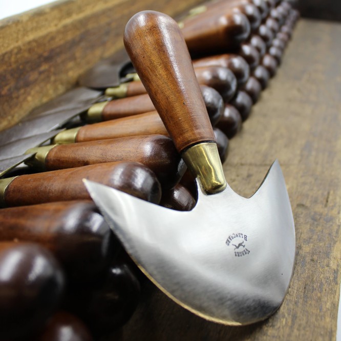 COLTELLO A MEZZALUNA