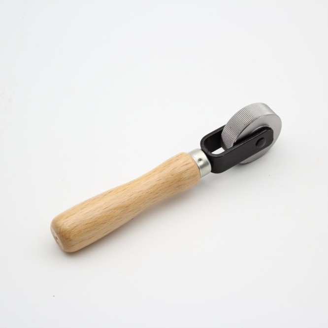 Rotella zigrinata 3/6/10/15 mm – manico in legno