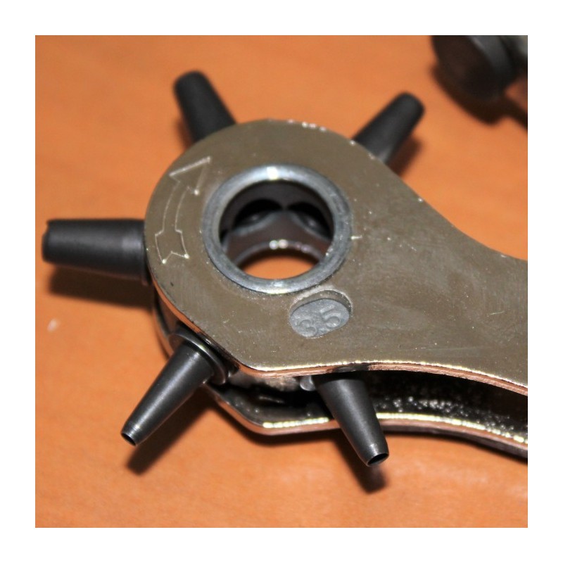 Die changer tool for revolver pliers 7734