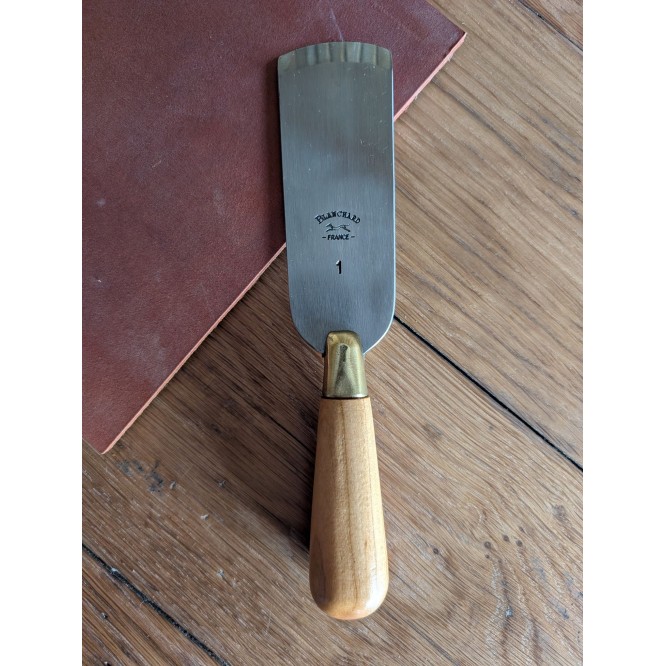 Coltello da parare dritto
